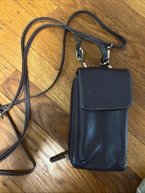 Crossbody Levenger Phone Pouch Bag in in Eggplant